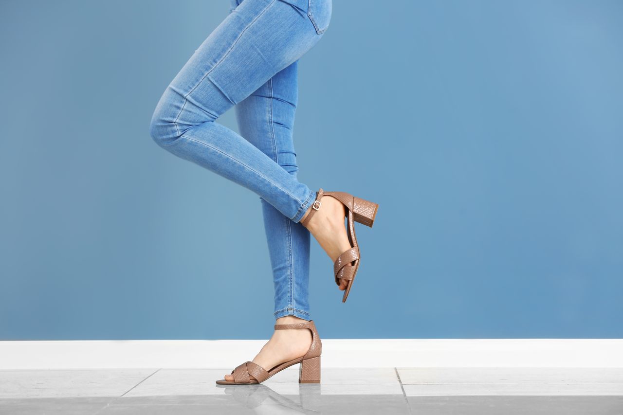 Skinny jeans – z czym je łączyć?