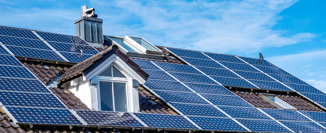 Panele słoneczne – idealne rozwiązanie dla każdego gospodarstwa domowego