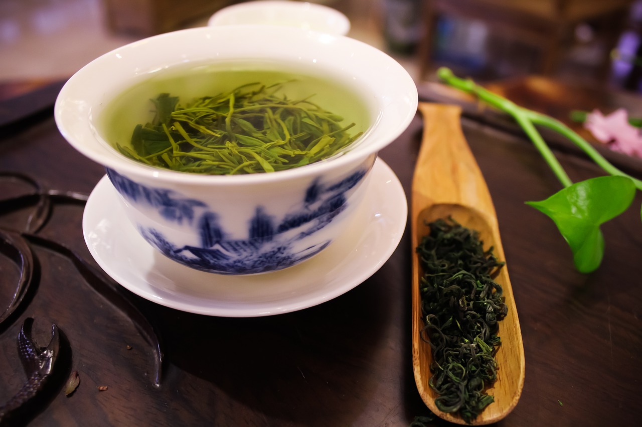Prozdrowotne właściwości zielonej herbaty liściastej