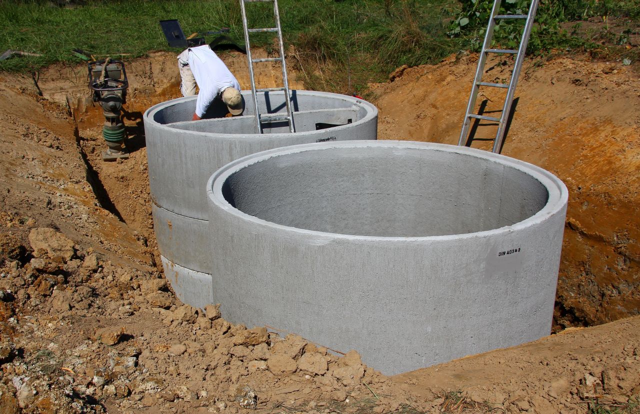 Zbiornik betonowy – jakie ma atuty?
